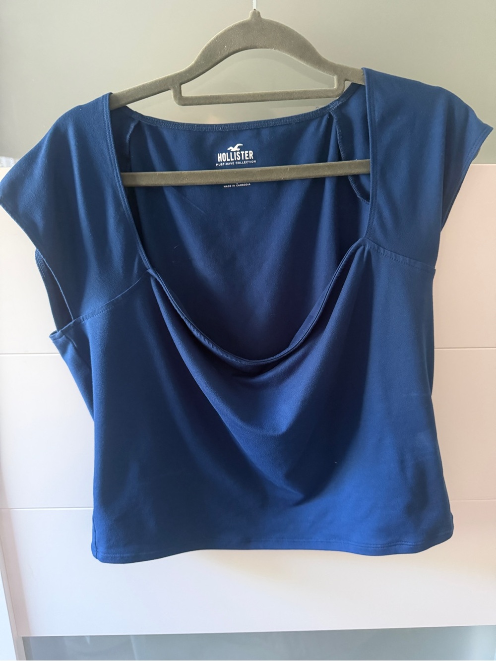 Hollister Women's Navy Blue Draped Cowl Cap Sleeve Crop Top